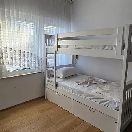 Ihostel * Tirana